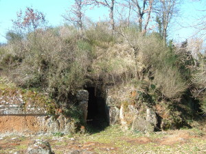 1920px-Parco_di_Marturanum_-_Tomba_Cima