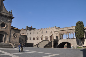 Palazzo-dei-Papi-Viterbo2013a